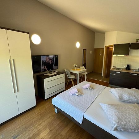 Apartments San Monte Подстрана Экстерьер фото