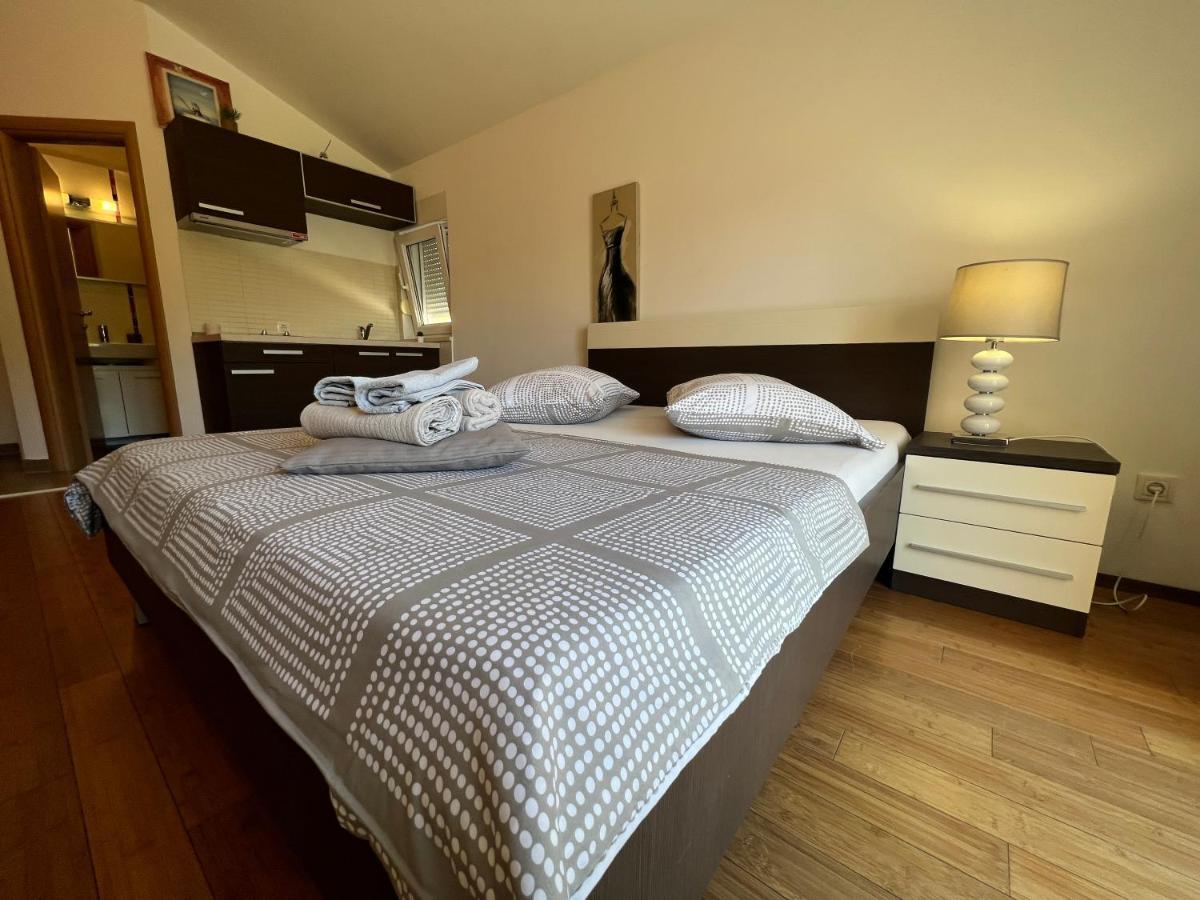 Apartments San Monte Подстрана Экстерьер фото
