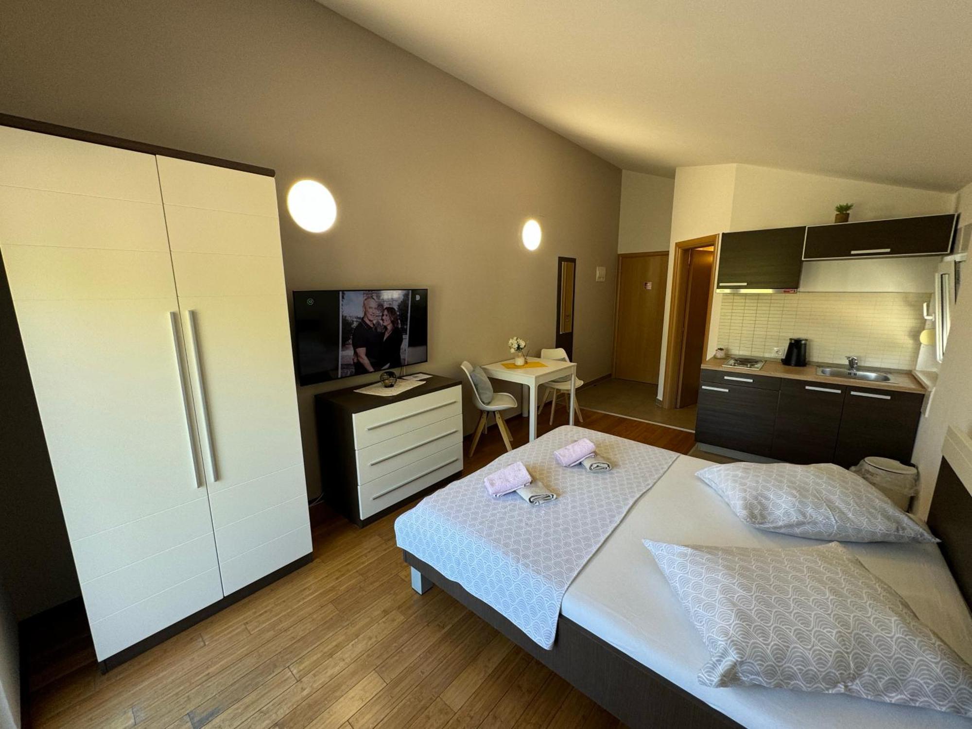 Apartments San Monte Подстрана Экстерьер фото