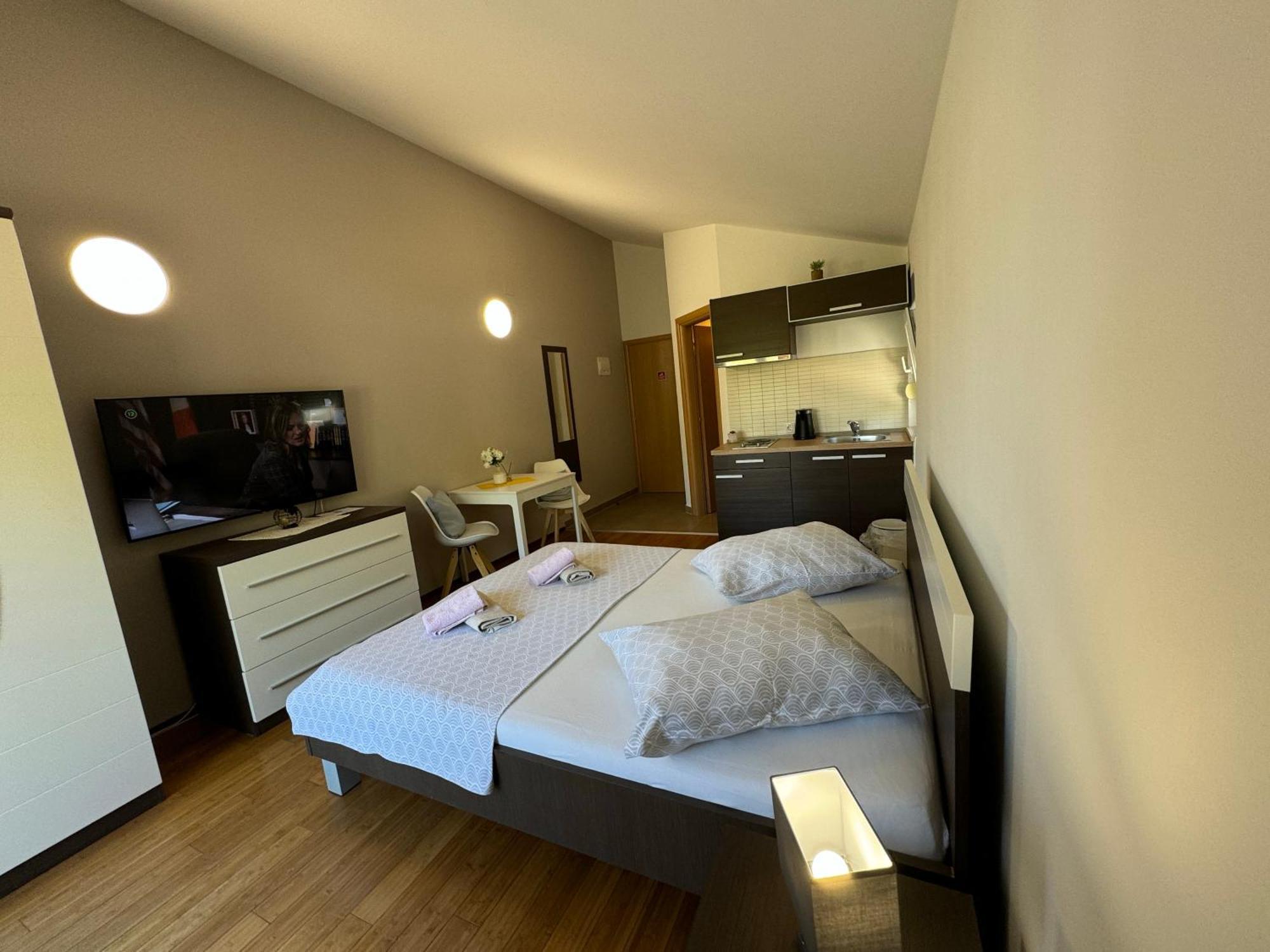 Apartments San Monte Подстрана Экстерьер фото