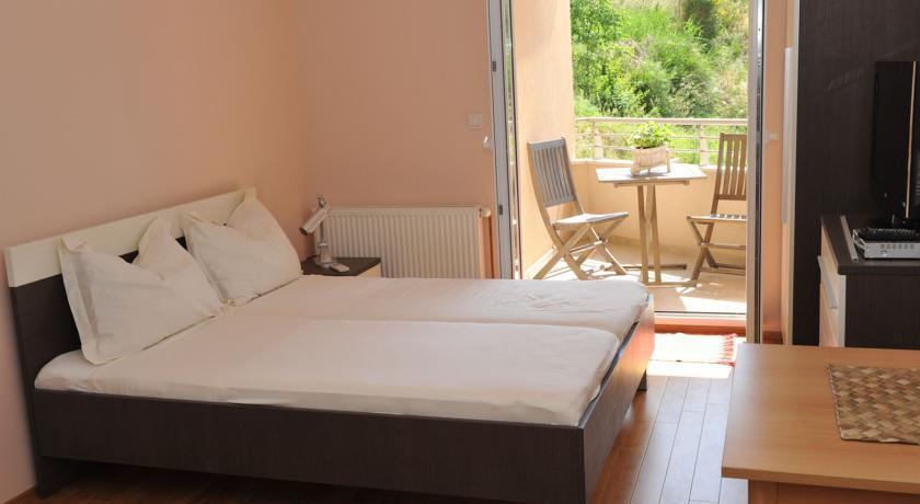 Apartments San Monte Подстрана Экстерьер фото